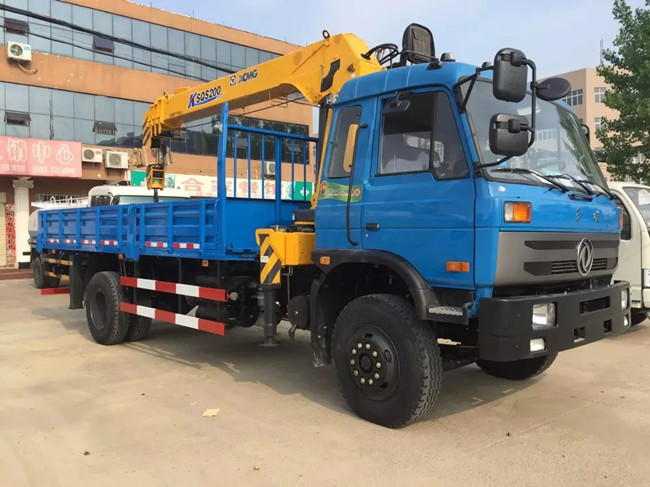 東風(fēng)145隨車(chē)吊（可裝3.5噸~6.3噸吊機(jī)）