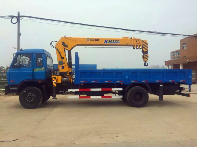 東風(fēng)145隨車(chē)吊