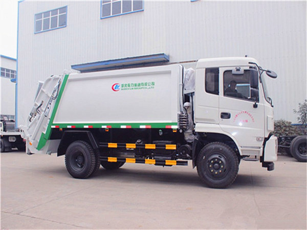 國五東風(fēng)D913或153壓縮式垃圾車