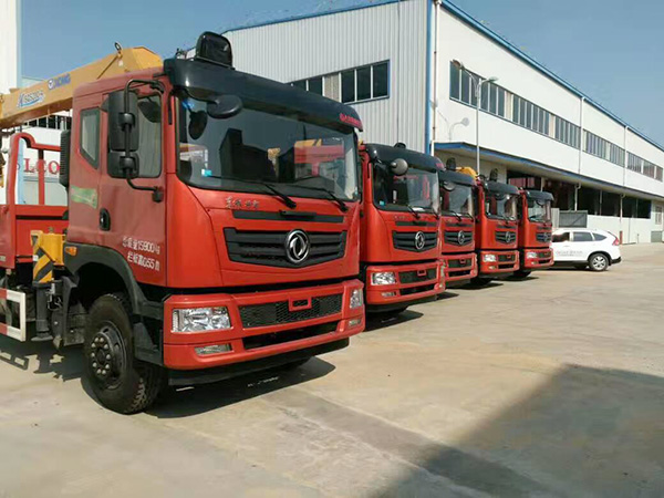 東風征夢8.5米隨車吊