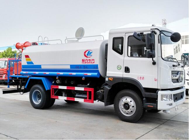 東風D9灑水車帶霧炮的配置及參數