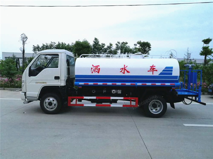 福田時(shí)代灑水車