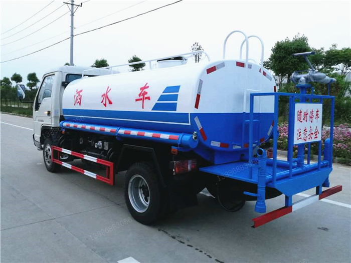 福田時(shí)代灑水車