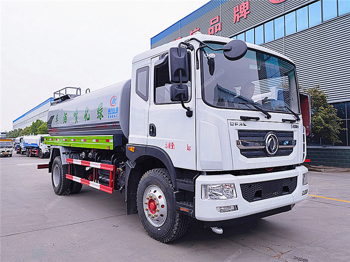東風多利卡D9灑水車