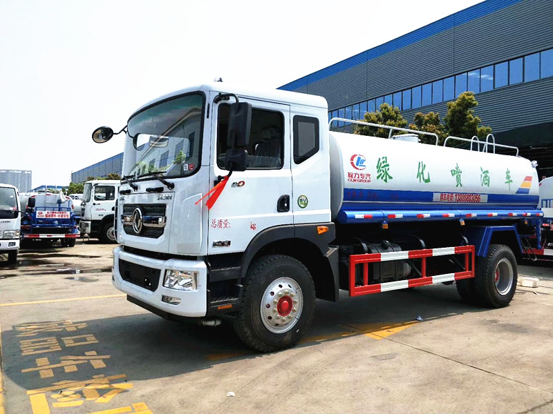 灑水車(chē)廠家，宜昌客戶秒提15噸東風(fēng)D9灑水車(chē)