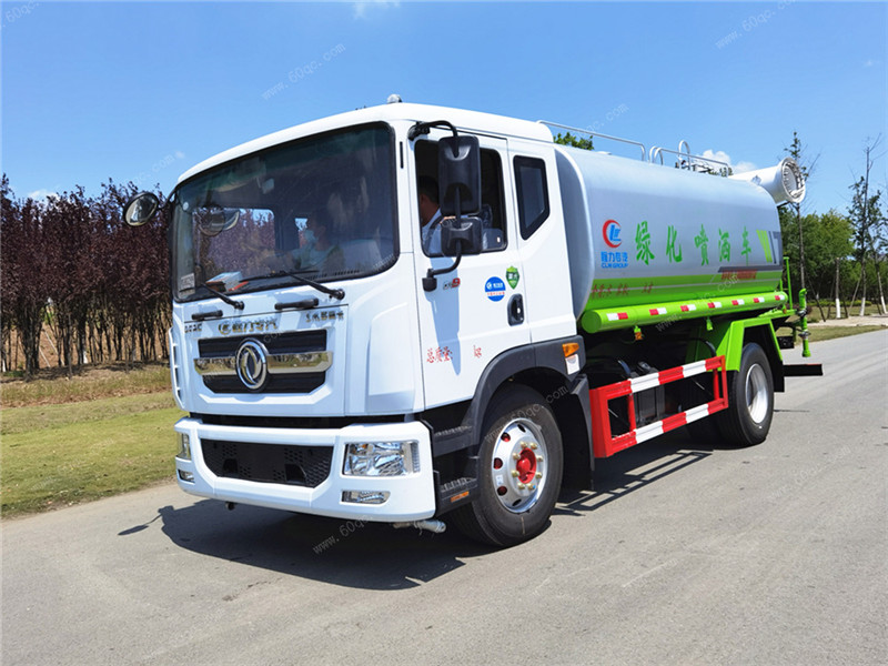 東風(fēng)多利卡D9霧炮車(chē)