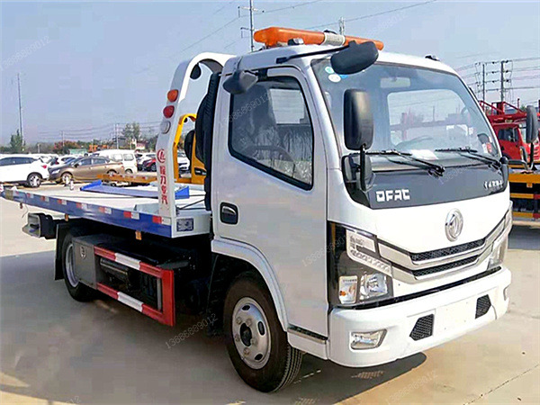 東風(fēng)多利卡一拖二藍(lán)牌清障車