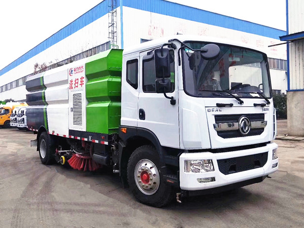 東風(fēng)多利卡15方洗掃車